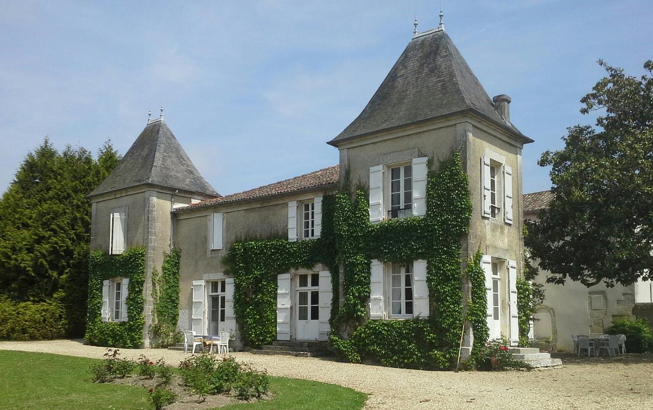 Bed and Breakfast Le Logis De Ruelle Esterno foto