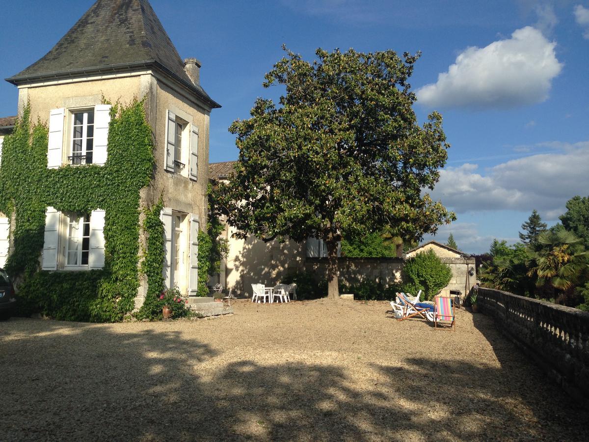 Bed and Breakfast Le Logis De Ruelle Esterno foto