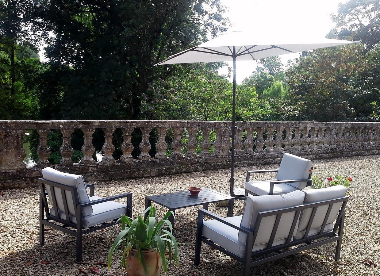 Bed and Breakfast Le Logis De Ruelle Esterno foto