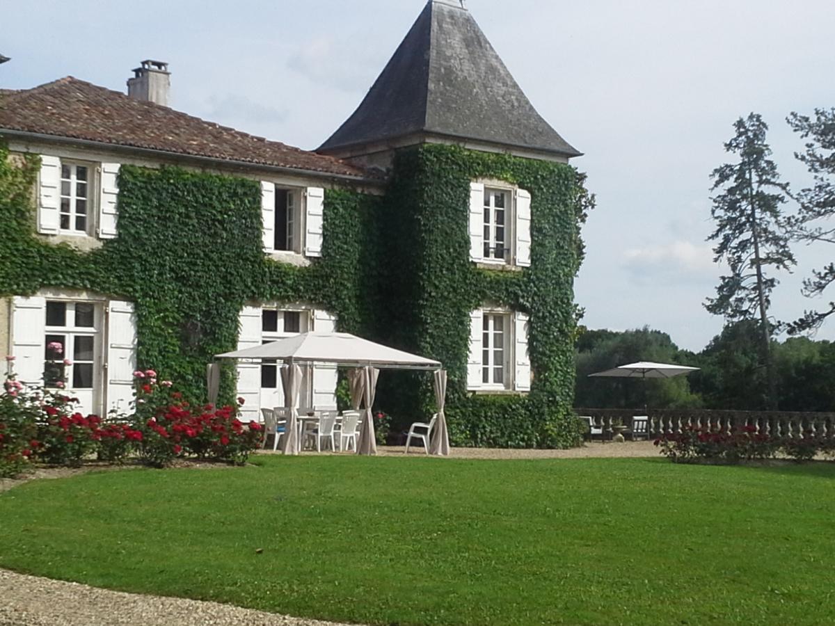 Bed and Breakfast Le Logis De Ruelle Esterno foto
